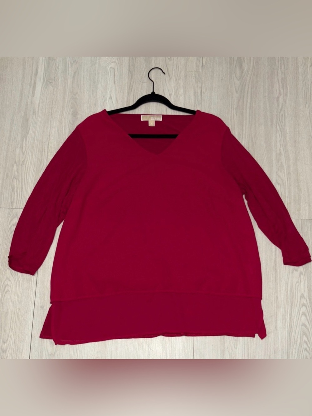 MICHAEL KORS Women's V-Neck Red Top 1X